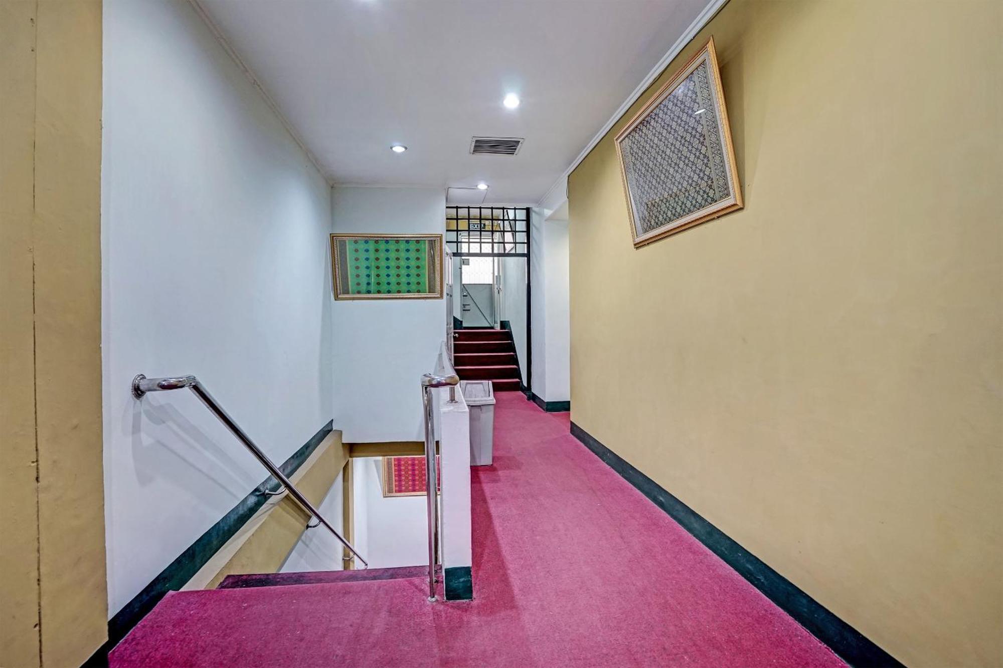 Super Oyo 91805 Hotel Wisma Bari Palembang Ngoại thất bức ảnh